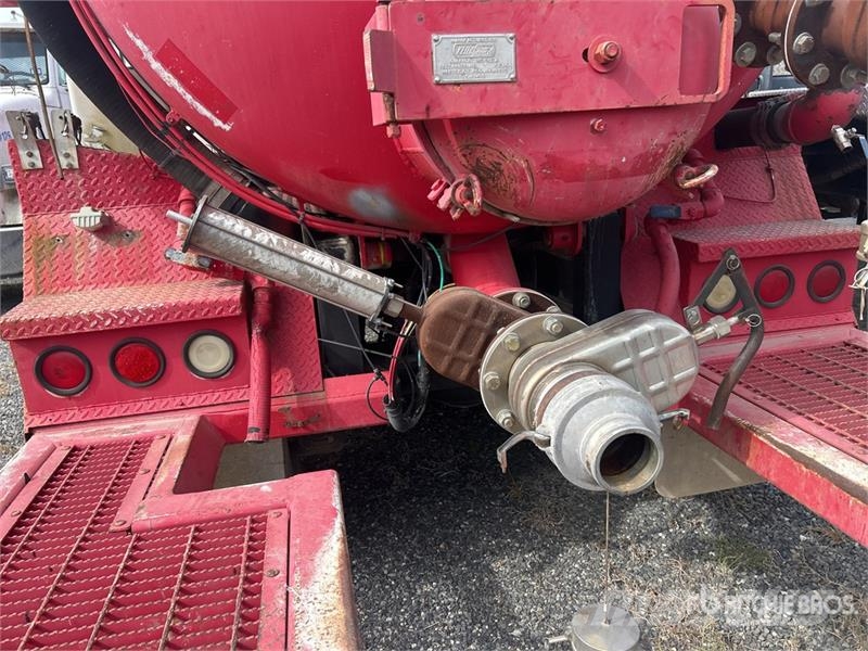 Mack R685ST Kombiji / vakuumski kamioni
