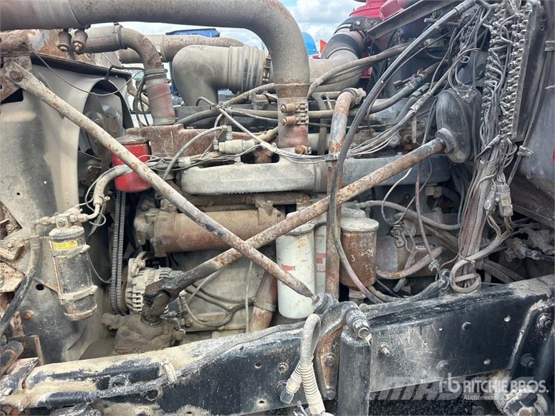Mack R685ST Kombiji / vakuumski kamioni