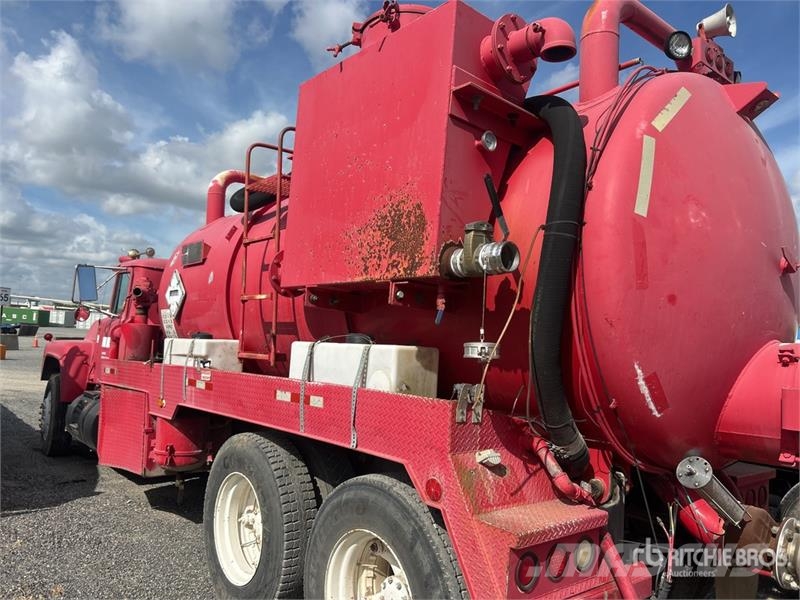 Mack R685ST Kombiji / vakuumski kamioni