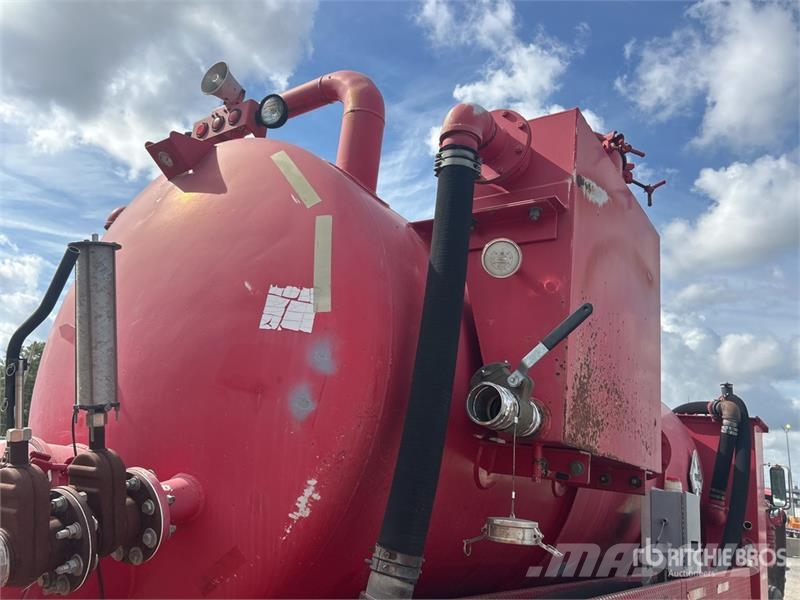 Mack R685ST Kombiji / vakuumski kamioni