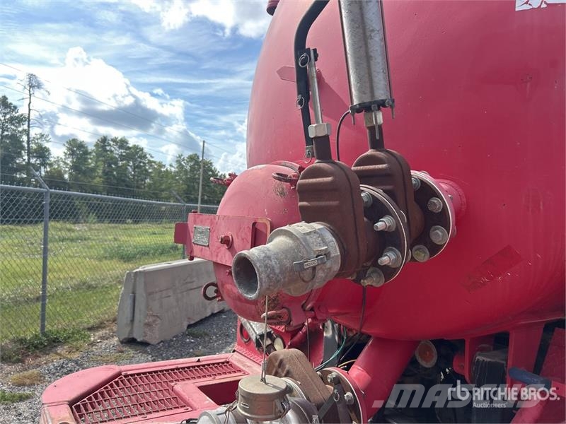 Mack R685ST Kombiji / vakuumski kamioni