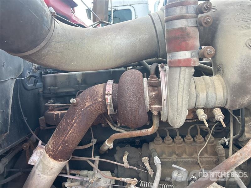 Mack R685ST Kombiji / vakuumski kamioni