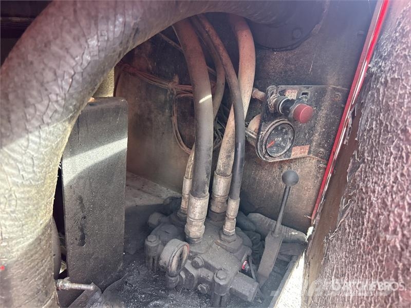 Mack R685ST Kombiji / vakuumski kamioni