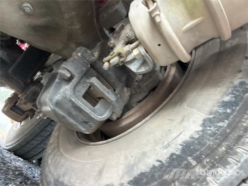 Mack R685ST Kombiji / vakuumski kamioni