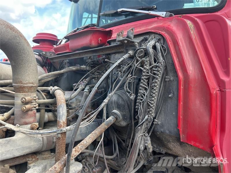 Mack R685ST Kombiji / vakuumski kamioni