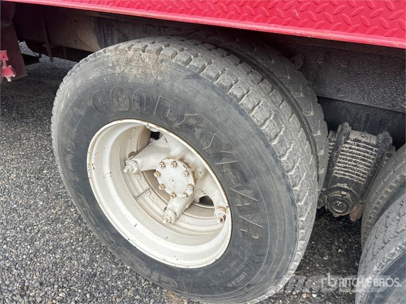 Mack R685ST Kombiji / vakuumski kamioni