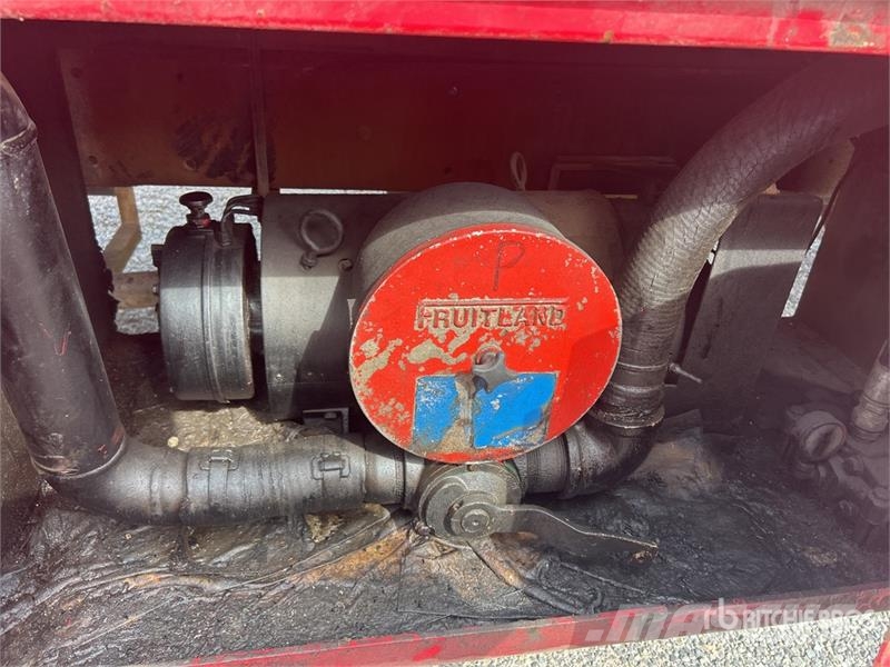 Mack R685ST Kombiji / vakuumski kamioni