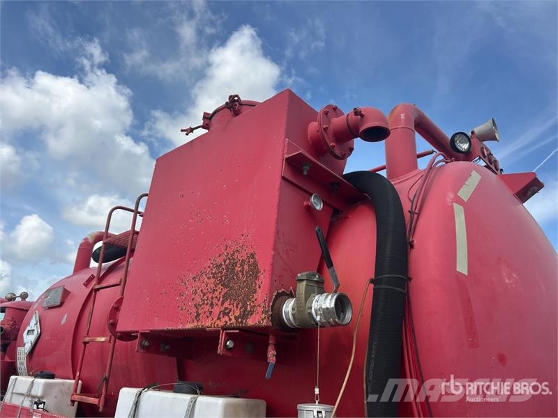 Mack R685ST Kombiji / vakuumski kamioni