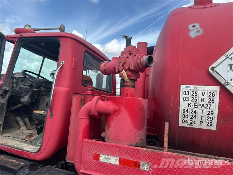 Mack R685ST Kombiji / vakuumski kamioni