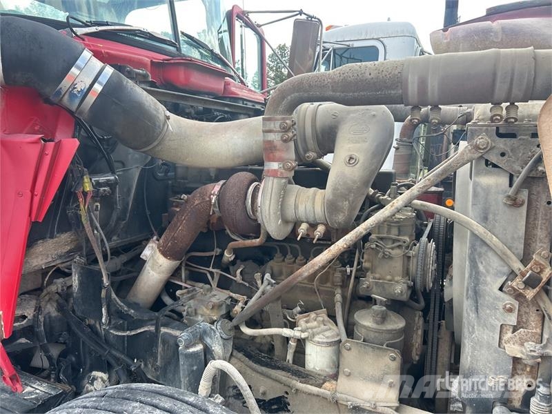 Mack R685ST Kombiji / vakuumski kamioni