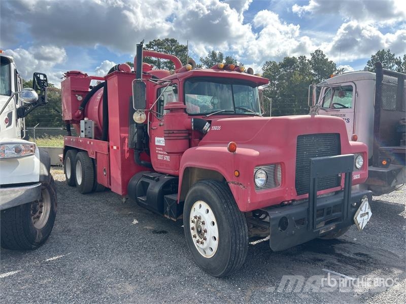 Mack R685ST Kombiji / vakuumski kamioni