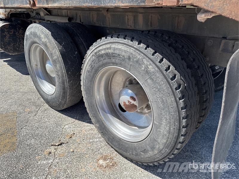 Mack R686ST Kipper