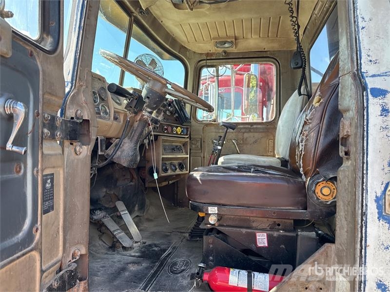 Mack R686ST Kipper