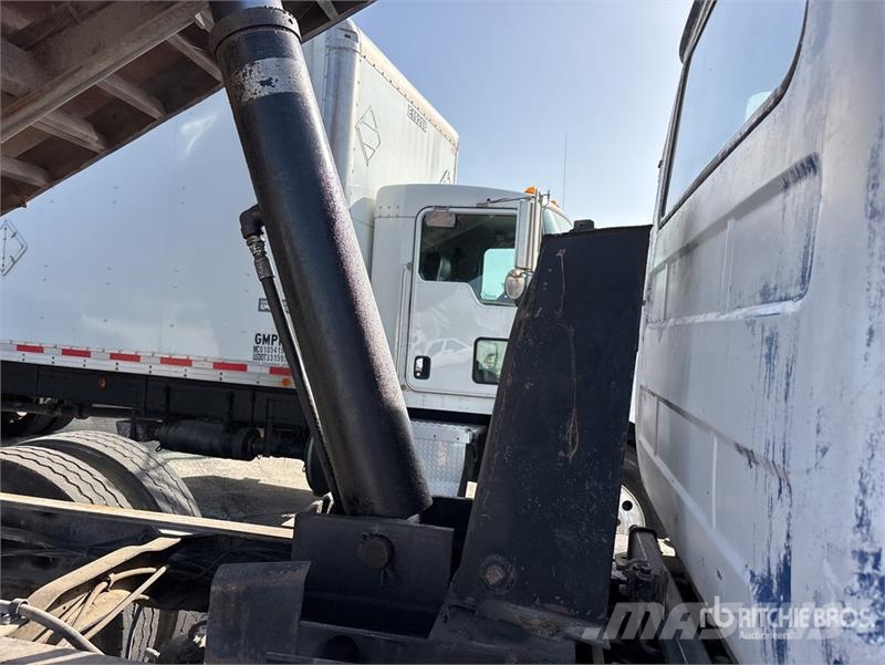 Mack R686ST Kiper tovornjaki