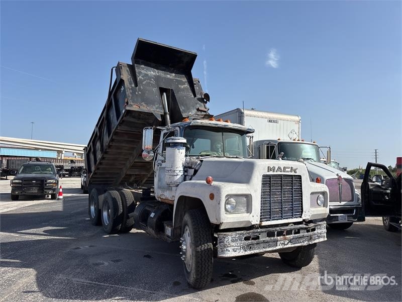 Mack R686ST Kiper tovornjaki