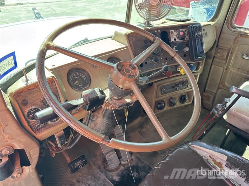 Mack R686ST Kipper
