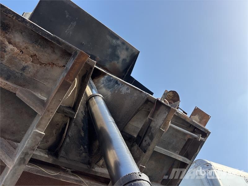 Mack R686ST Kiper tovornjaki
