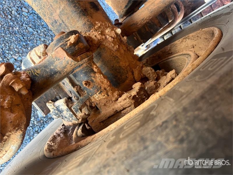 Mack R688ST Vesisäiliöautot