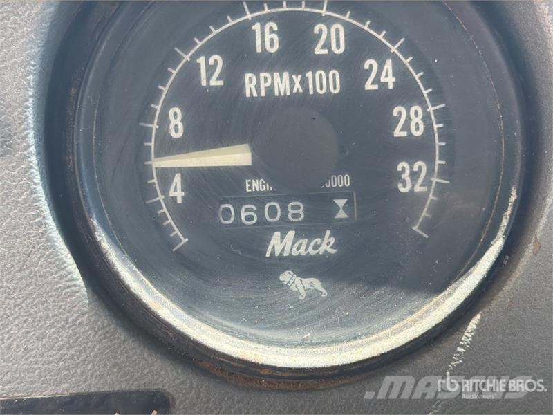 Mack R690ST 6x4 Water Truck 水罐车