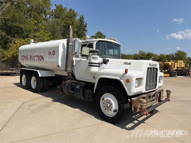 Mack R690ST 6x4 Water Truck 水罐车