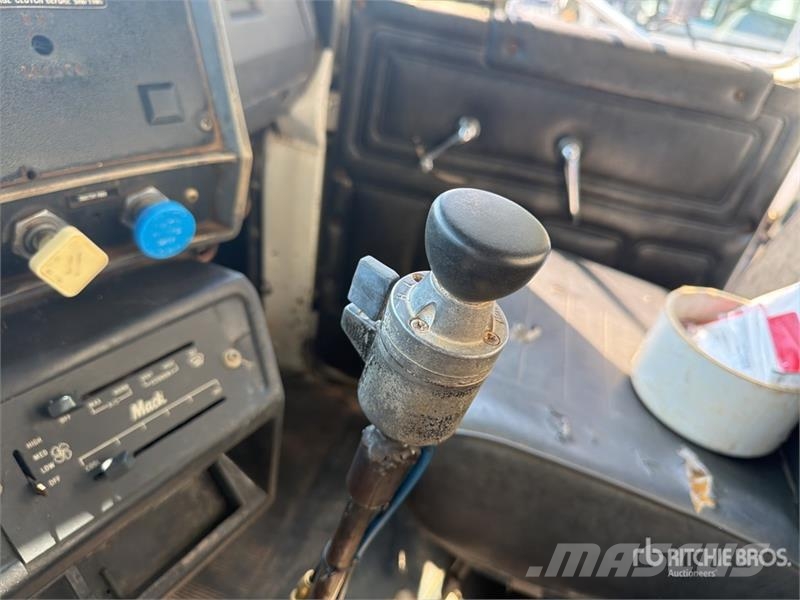 Mack R690ST 6x4 Water Truck 水罐车