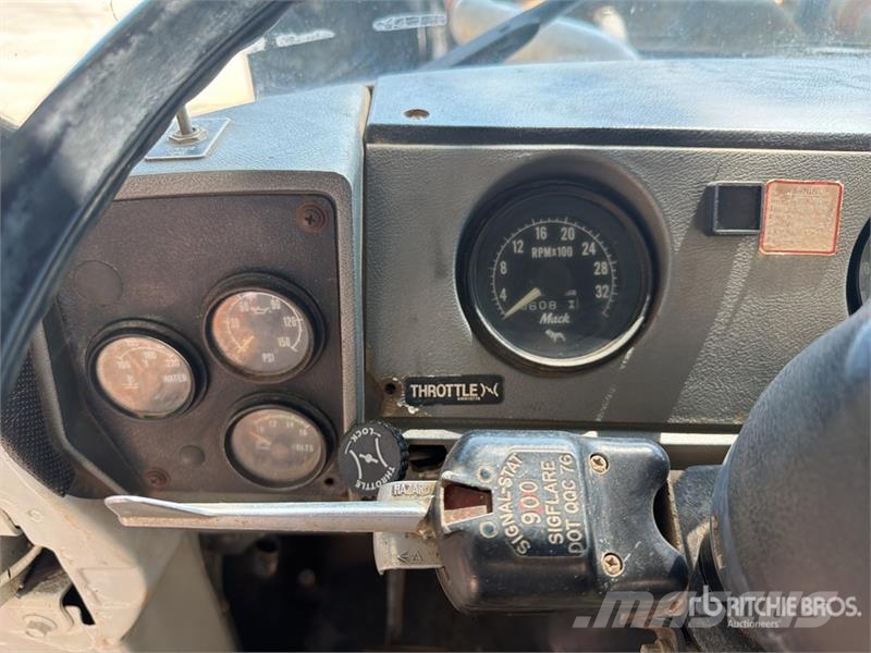 Mack R690ST 6x4 Water Truck 水罐车