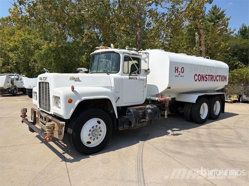 Mack R690ST 6x4 Water Truck 水罐车