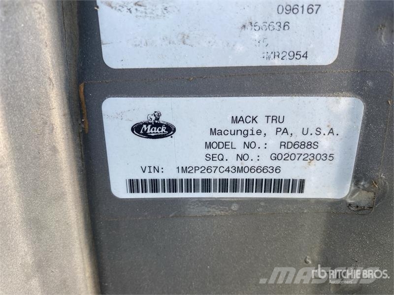 Mack RD688S 傾卸式卡車