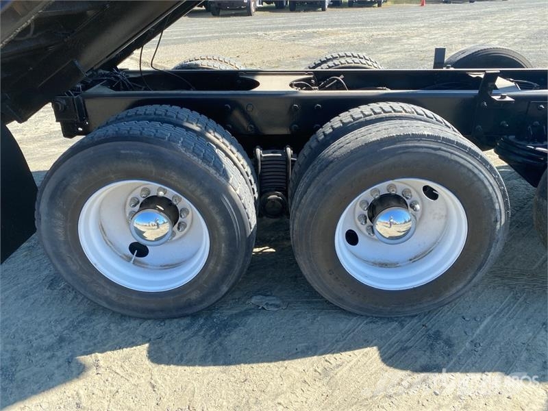 Mack RD688S 傾卸式卡車