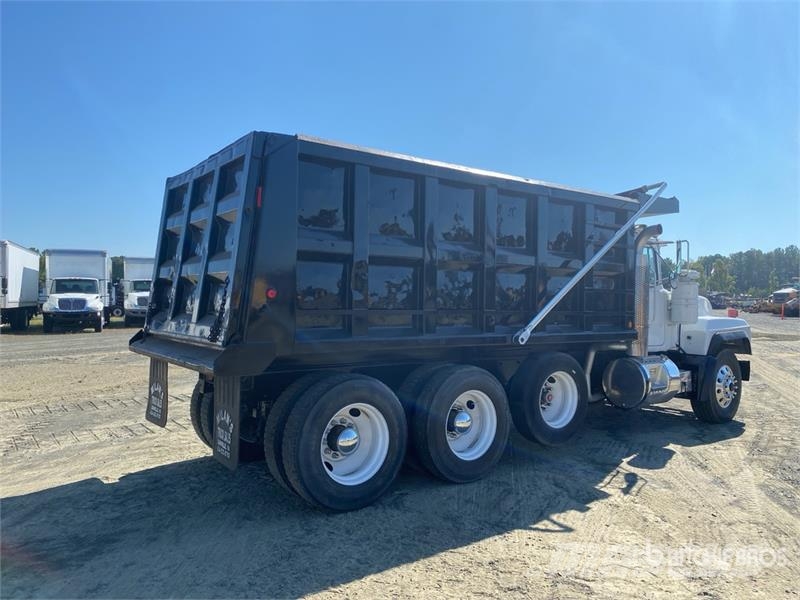 Mack RD688S 傾卸式卡車