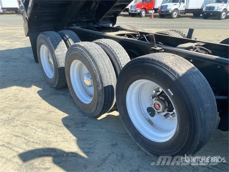 Mack RD688S 傾卸式卡車