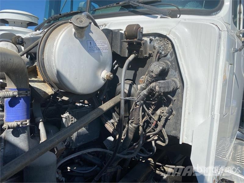 Mack RD688S 傾卸式卡車