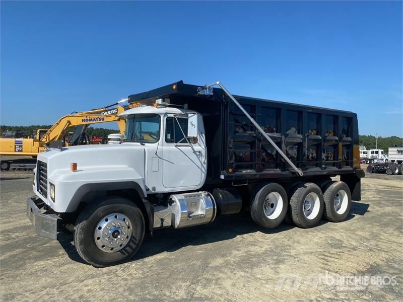 Mack RD688S 傾卸式卡車