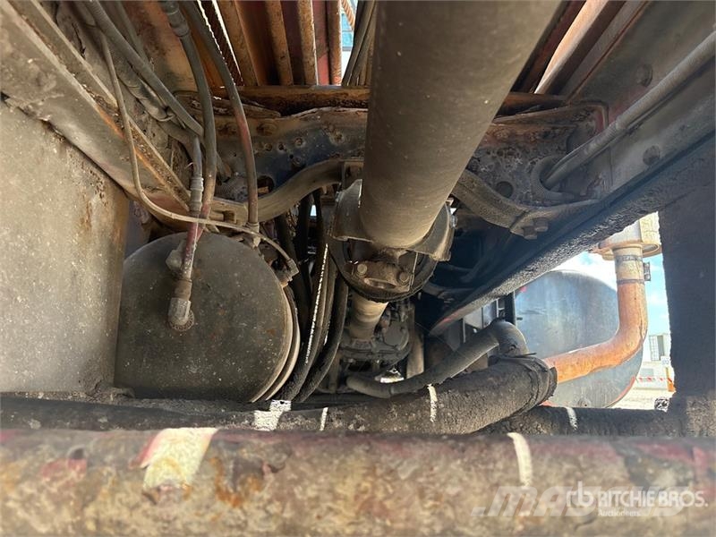 Mack RD688S Skip loader