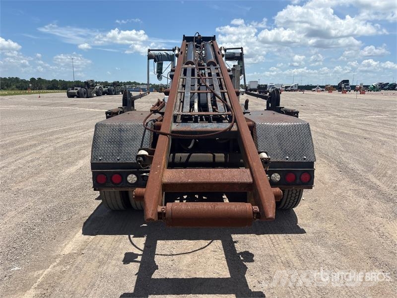 Mack RD688S Skip loader