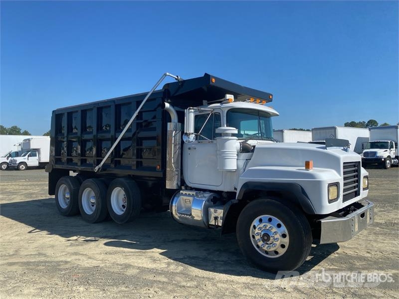Mack RD688S 傾卸式卡車