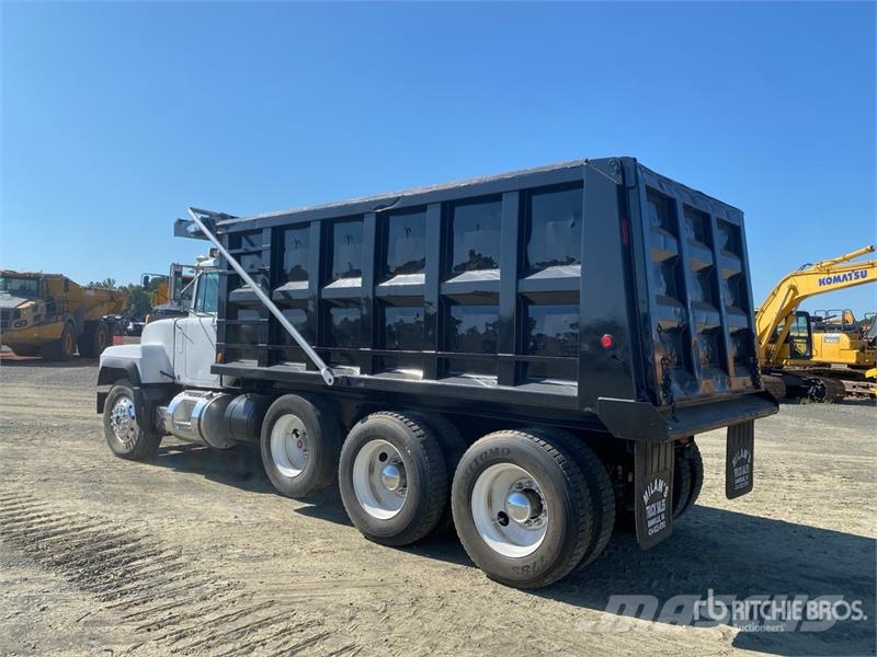 Mack RD688S 傾卸式卡車