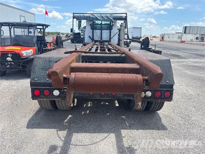 Mack RD688S Skip loader