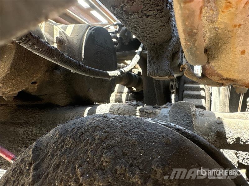 Mack RD688S Skip loader