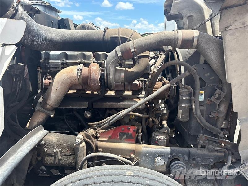 Mack RD688S Skip loader