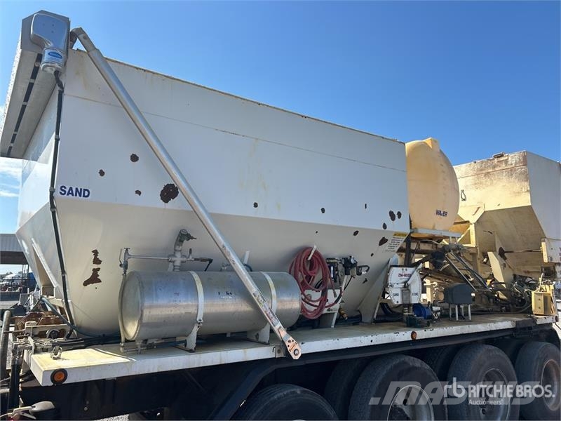 Mack RD688S 10x4 Volumetric Mixer Truck ミキサー車