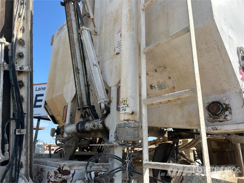 Mack RD688S 10x4 Volumetric Mixer Truck ミキサー車