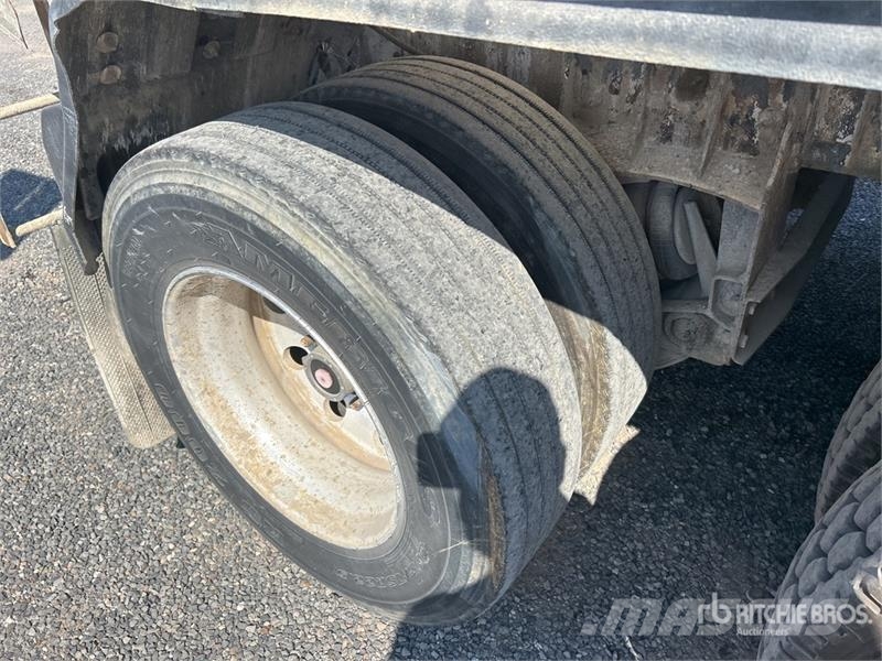 Mack RD688S 10x4 Volumetric Mixer Truck ミキサー車