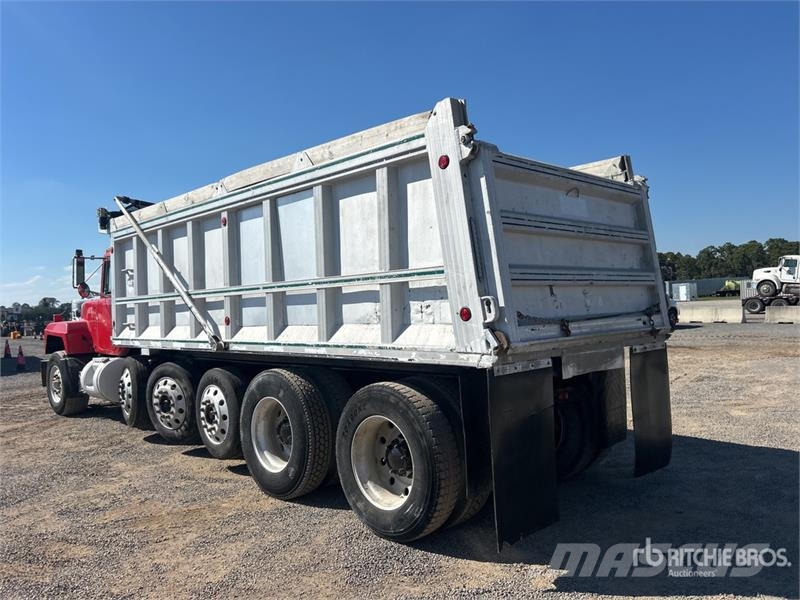 Mack RD688S 12x4 Simple 16 Five Axle Dump Truck Tippbil