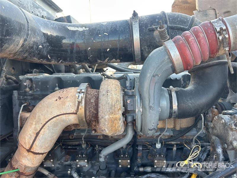 Mack RD690S 8x4 Mixer Truck Betonvedēji