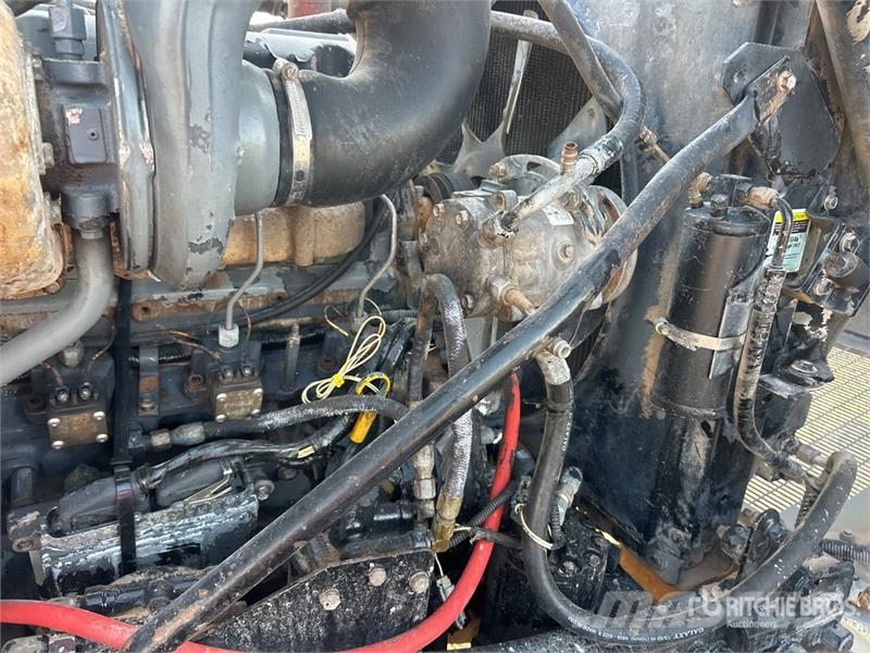 Mack RD690S 8x4 Mixer Truck Betonvedēji