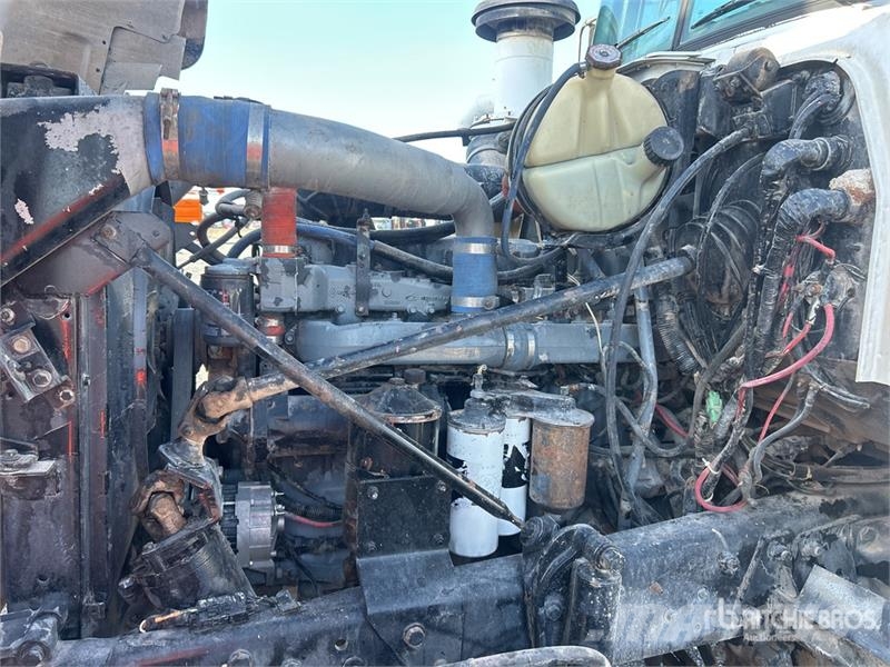 Mack RD690S 8x4 Mixer Truck Betonvedēji