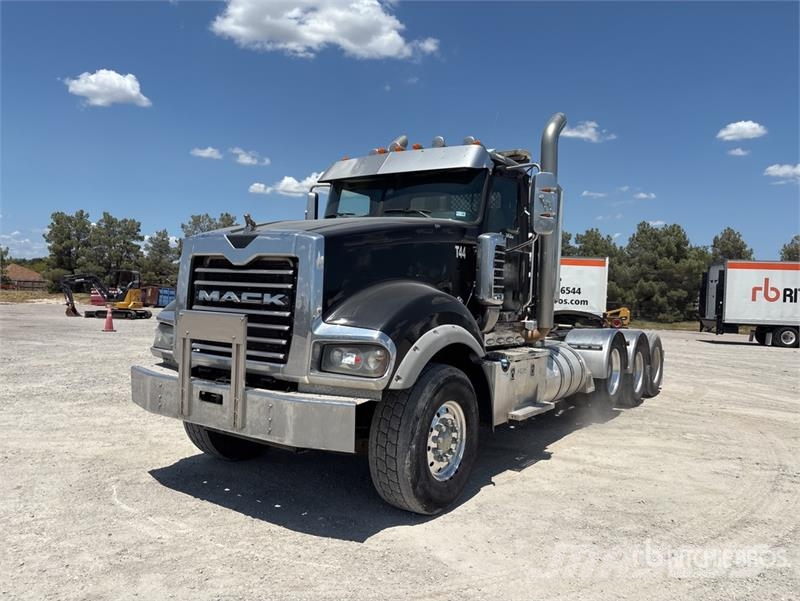 Mack TD713 Truck Tractor Units