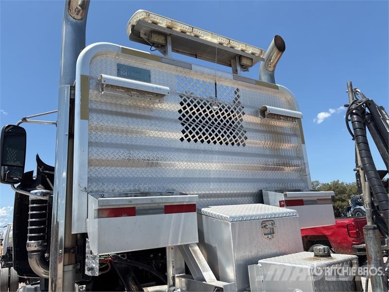 Mack TD713 Truck Tractor Units