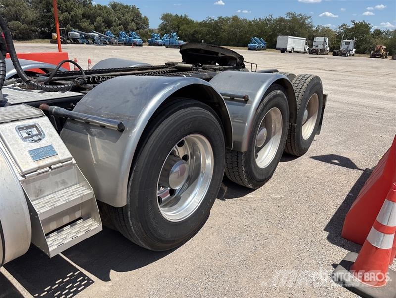 Mack TD713 Truck Tractor Units